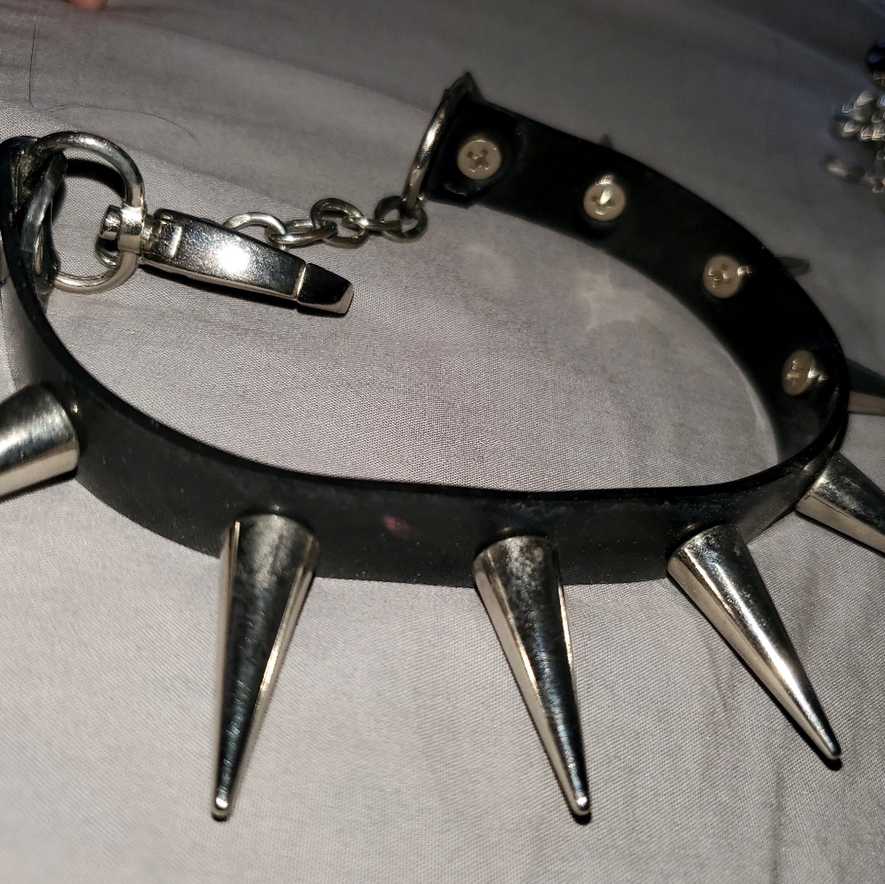 Large studded choker with large silver clasps